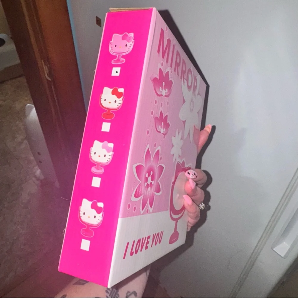 Hello kitty mirror - Picture 2 of 5
